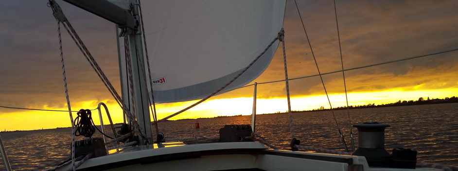 Fox 22 mieten in Sneek- segeln bis die sonne unter geht